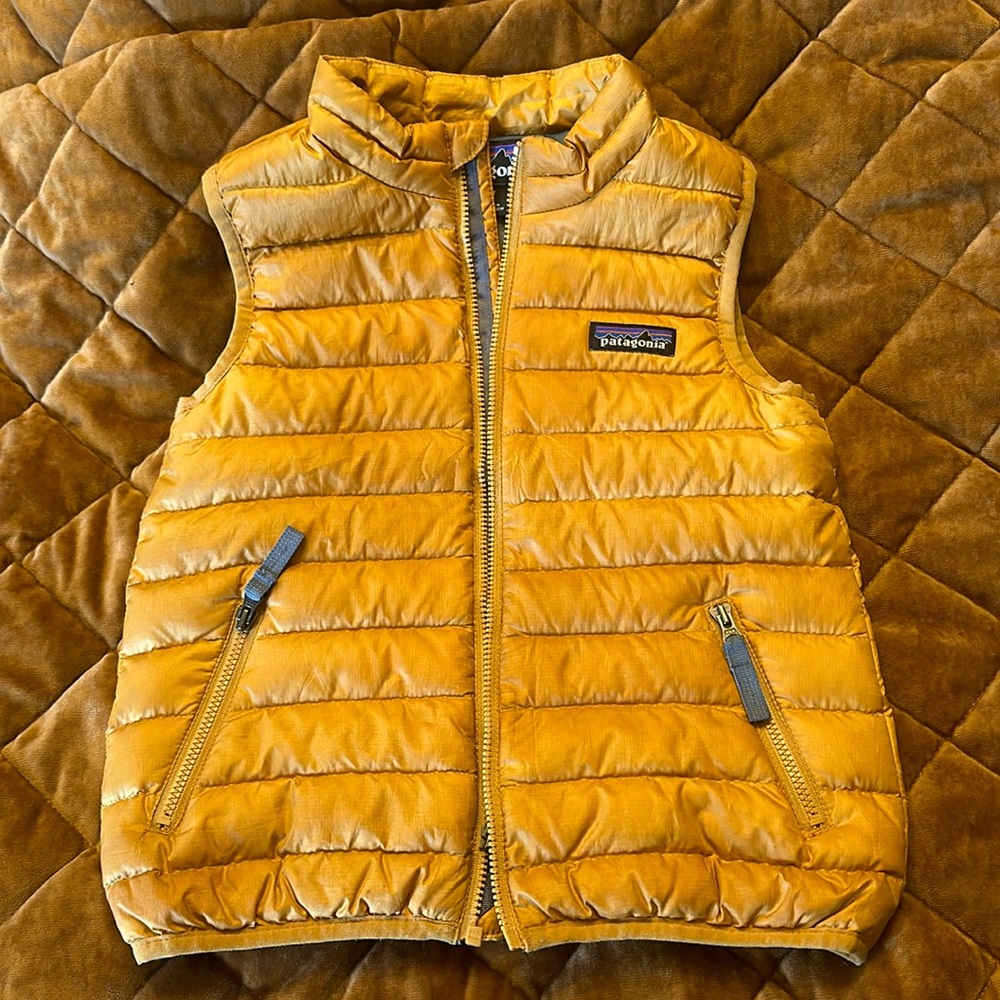 Patagonia yellow gold puffer vest 4t